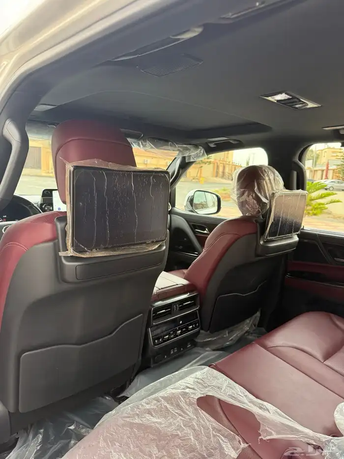 لكزس LX600 2024 فل كامل عداد 84 الف وكالة شرط 21