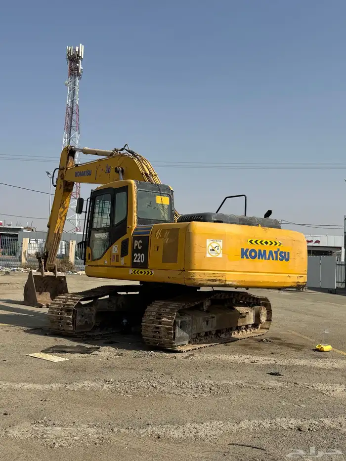 بوكلين كوماتسو 220 pc موديل 2008 1