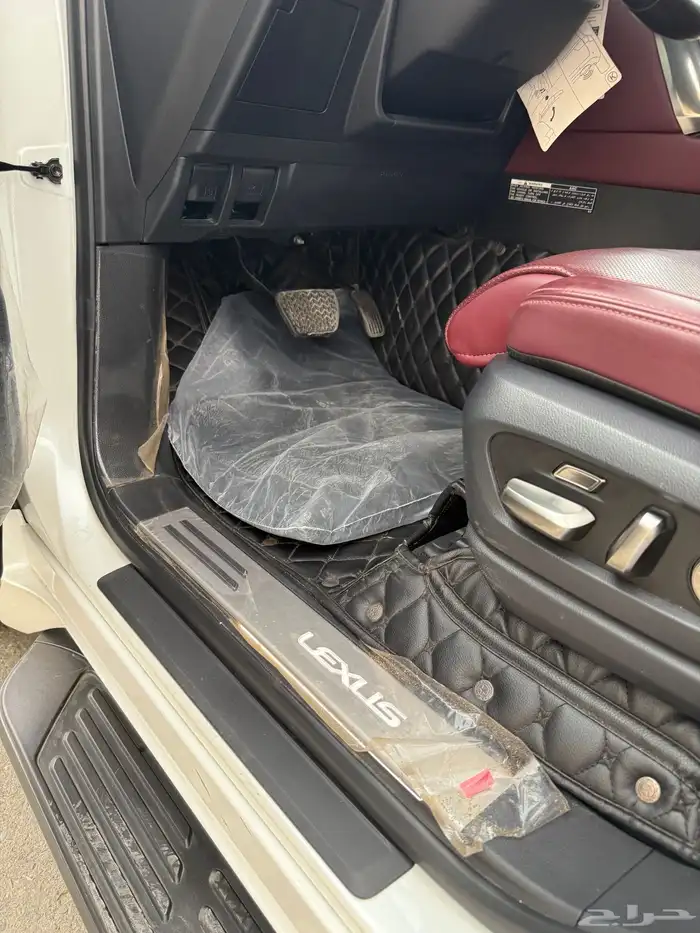لكزس LX600 2024 فل كامل عداد 84 الف وكالة شرط 25