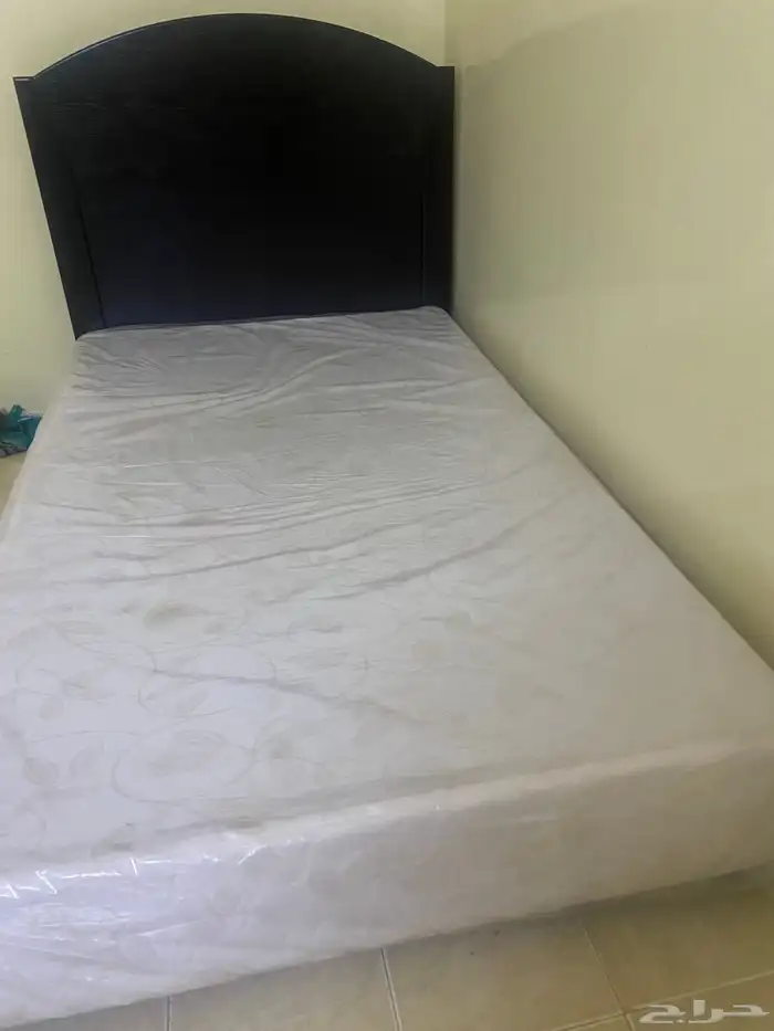 غرفه سرير نفر ونص وتسريحه مزودجه 1