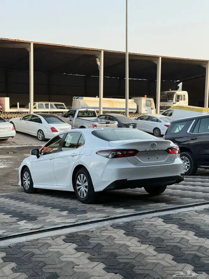 تويوتا كامري 2022 LE بنزين عداد 5804 فقط 4