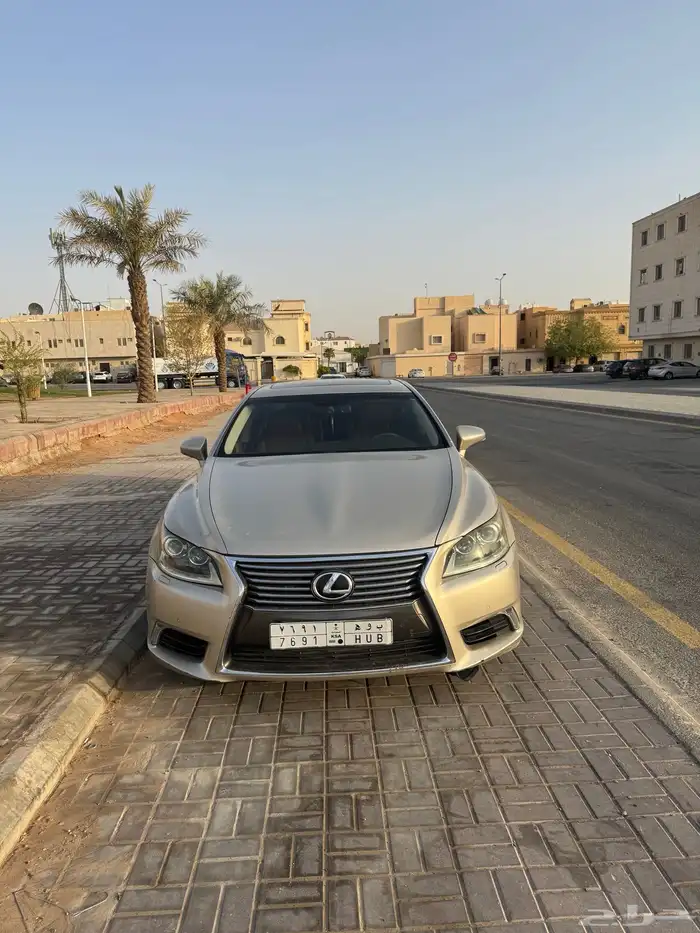 للبيع لكزس LS 2013 نظيف 0