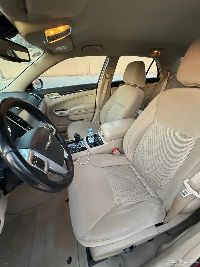 كرايسلر 300c 2014 همي5.7 نظيف مالك اول 4