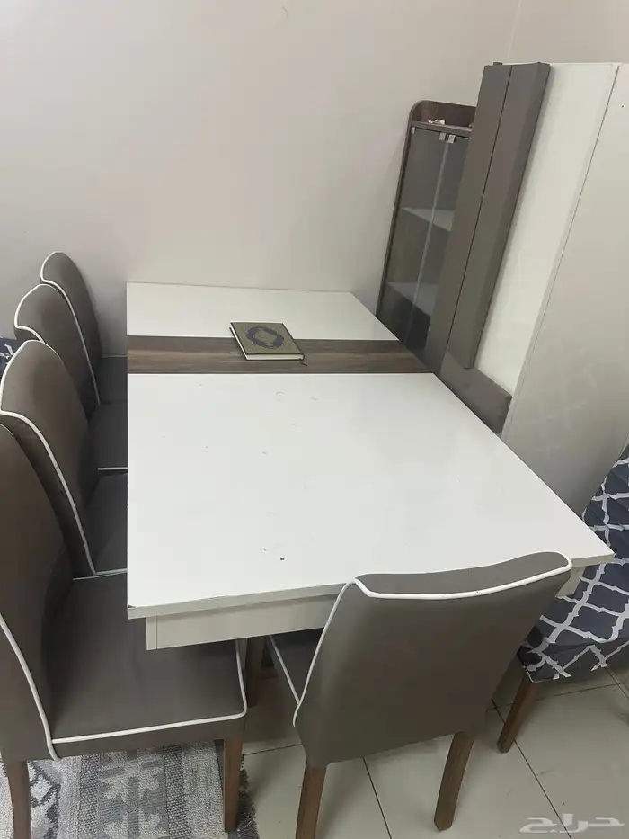 طاولة طعام 0