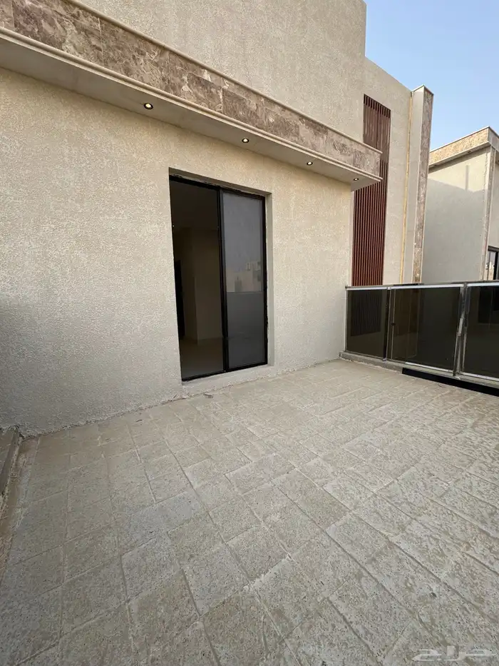 للبيع فيلا درج داخلي حي الجنادريه 17