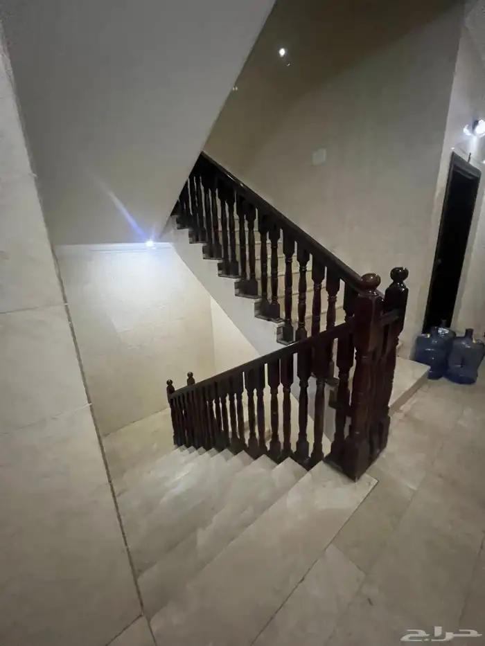 شقة فاخرة للإيجار السنوي حي المروة 3