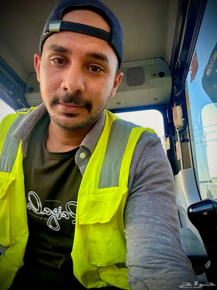 سائق بوكلين ومشرف موقع عمل 0