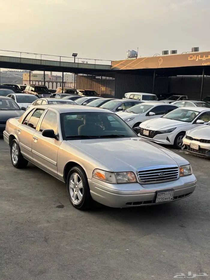 فورد كراون فكتوريا 2011 6