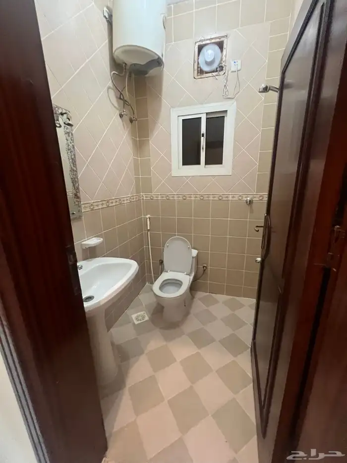 شقة فاخرة للإيجار السنوي حي المروة 10