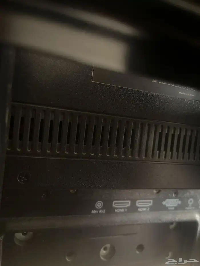 تلفزيون مع حامل 3