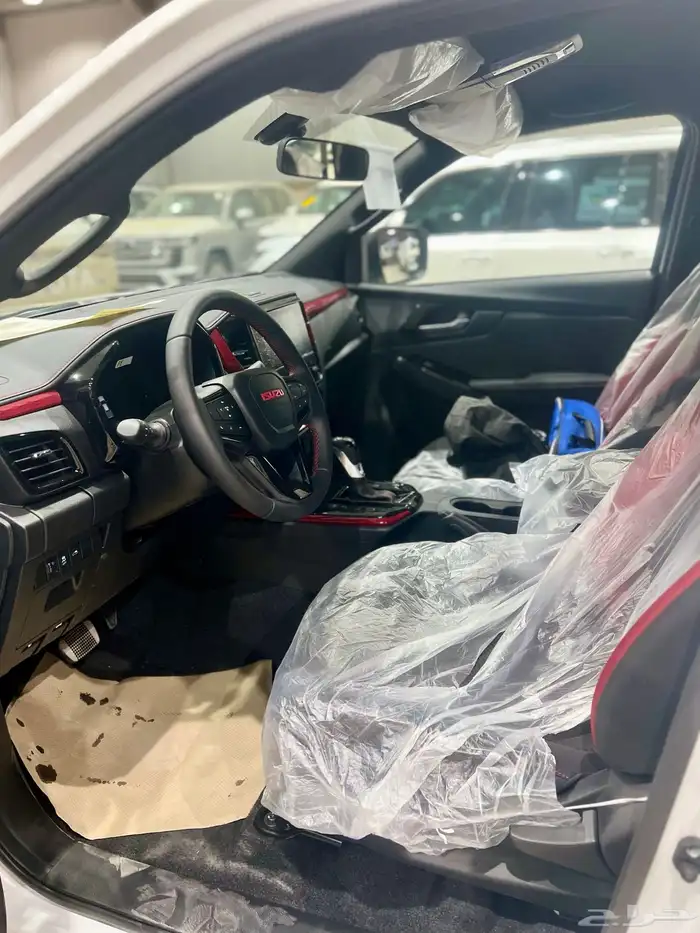ايسوزو ديماكس GT 2025 11