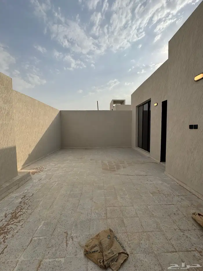 للبيع فيلا درج داخلي حي الجنادريه 21