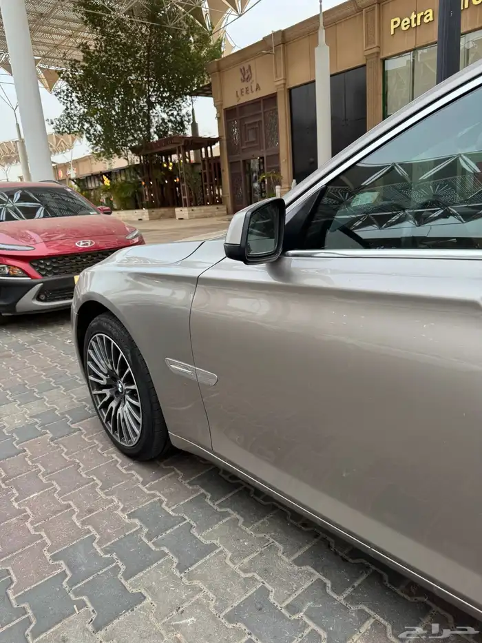 للبيع بي ام دبليو 740 Li موديل 2010 بودي بلد 10