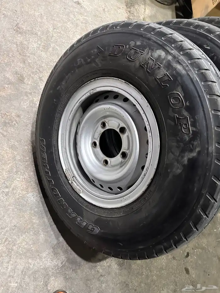 جنوط شنبر شاص مع كفرات دنلوب 225 95 16 2