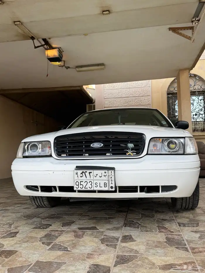 فورد كروان فكتوريا 1