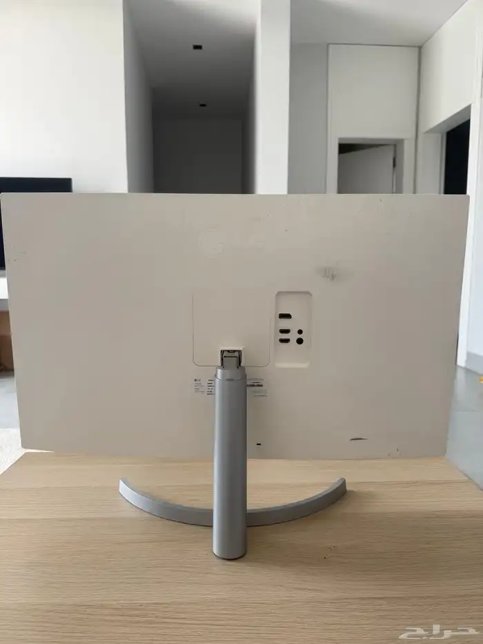 شاشة كومبيوتر LG 32 بوصه 4k 1