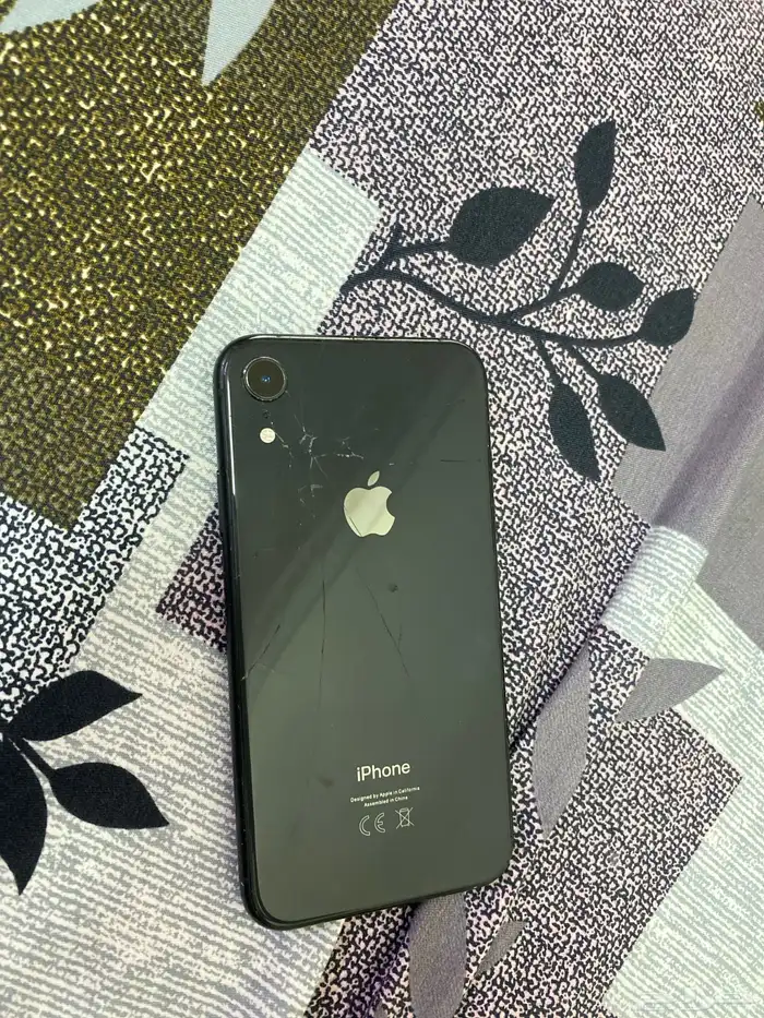 ايفون xr128 قيقا 3