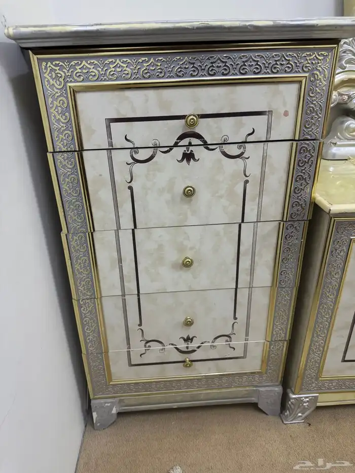 دولاب ملابس وتسريحه للبيع 4