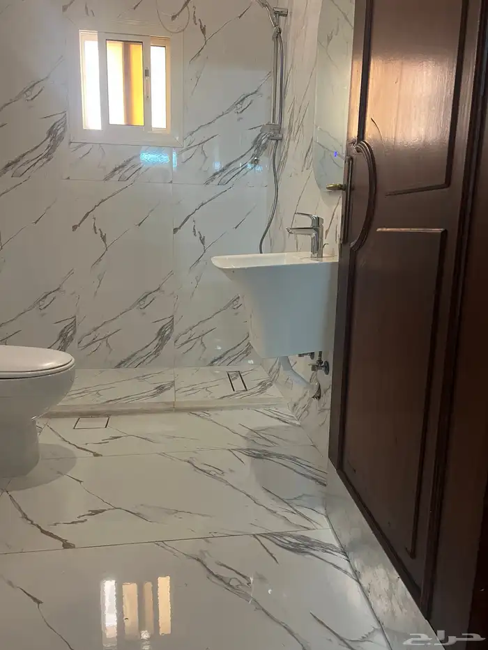 شقة فاخرة للإيجار السنوي حي المروة 19