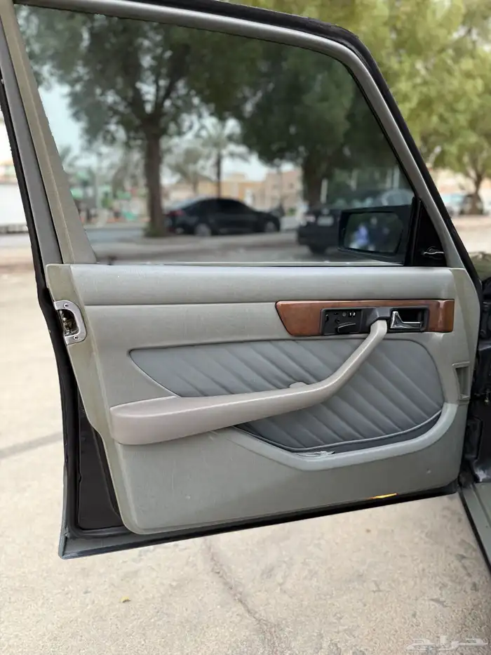 للبيع مرسيدس 560 SEL 24