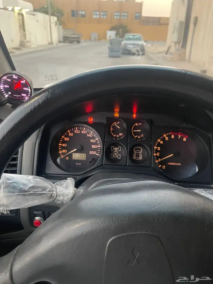للبيع متسوبيشي   باجيرو مديل 2002 15