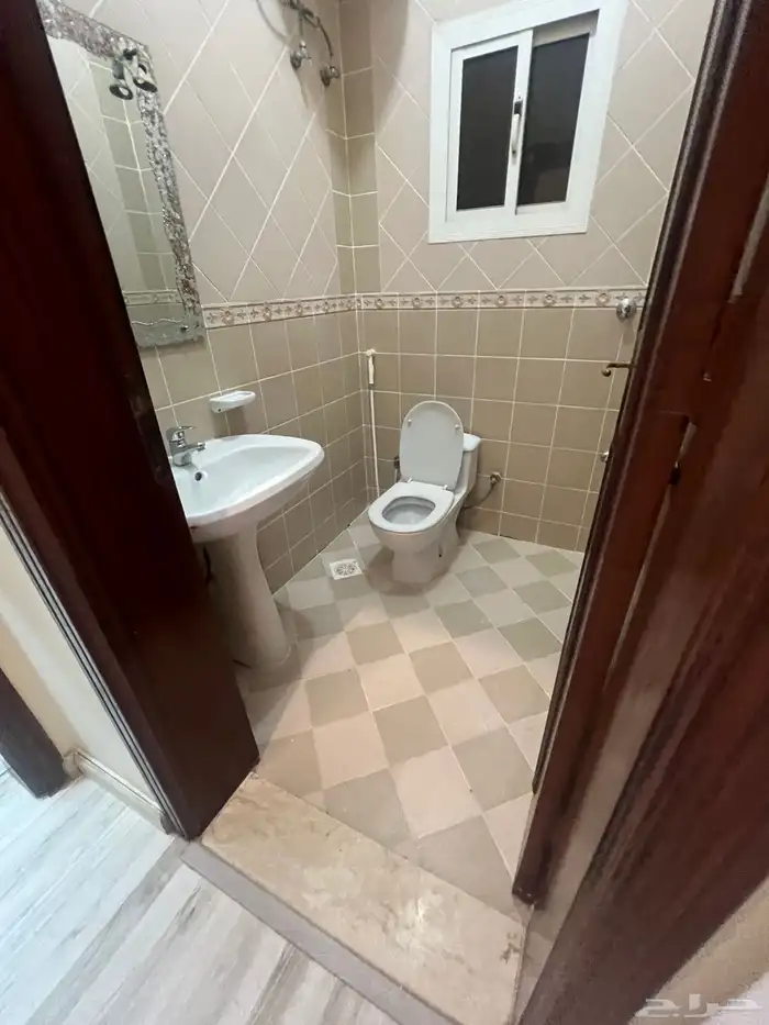 شقة فاخرة للإيجار السنوي حي المروة 13