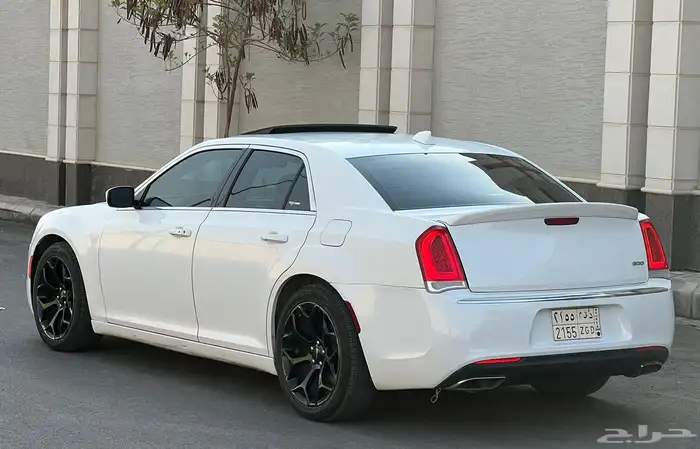 كرايزلر C300 2016 (بحالة ممتازة) 6
