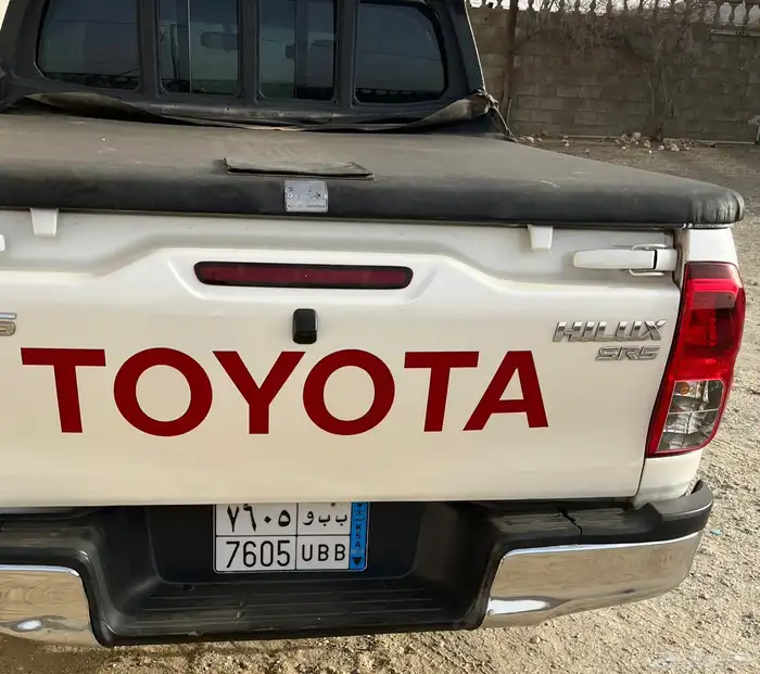 غطا تويوتا هايلوكس من 2016- الئ 2025 4