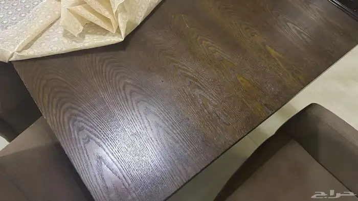 دولاب وطاولة طعام 2