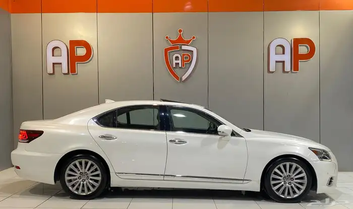 لكزس LS460 2015 بحالة نظيفة 3