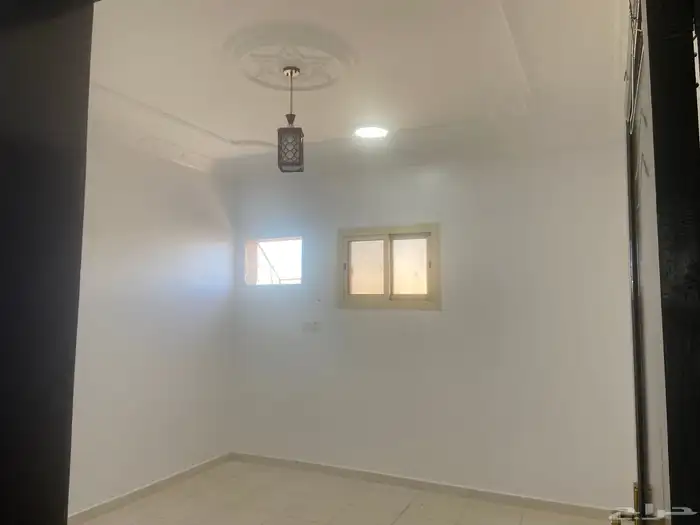 شقة عزاب مكيفة وملحق عوايل 3