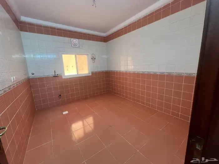 شقة فاخرة للإيجار السنوي حي المروة 9