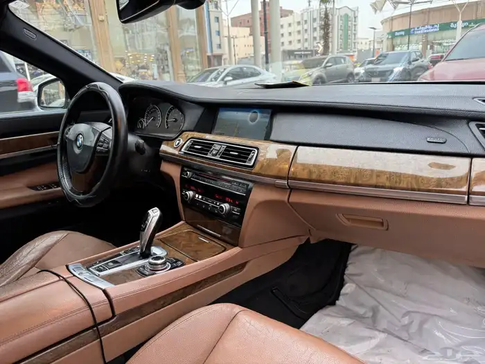 للبيع بي ام دبليو 740 Li موديل 2010 بودي بلد 17