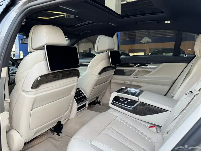 بي ام دبليو 740li 2016 KIT M فل اوبشن 7