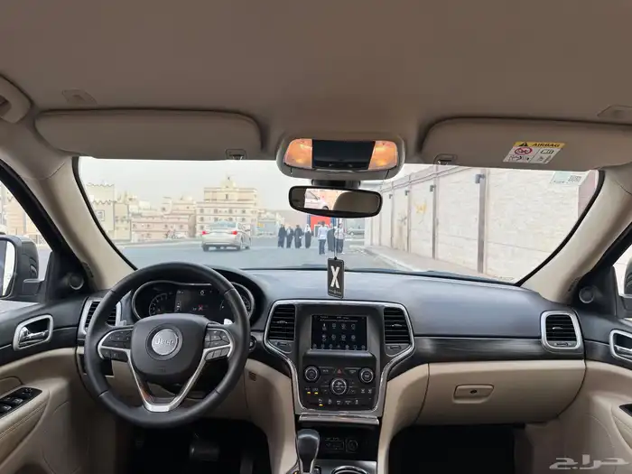 جراند شيروكي 2020 ( لاريدو ) نظيف للبيع 27