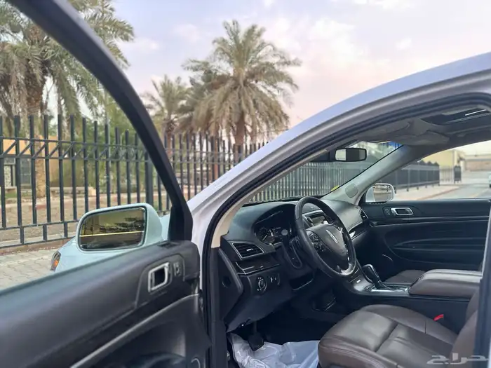لينكون MKT موديل 2013 فل كامل 24
