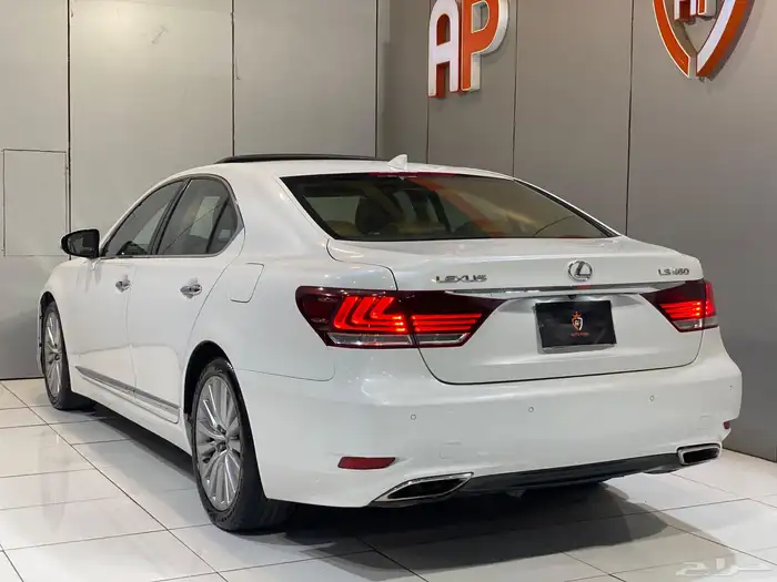 لكزس LS460 2015 بحالة نظيفة 7