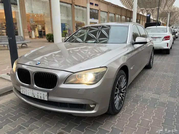للبيع بي ام دبليو 740 Li موديل 2010 بودي بلد 2