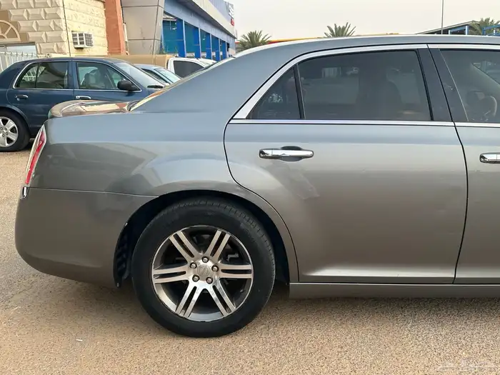 كرايزلر 2012 بنزين C300 7