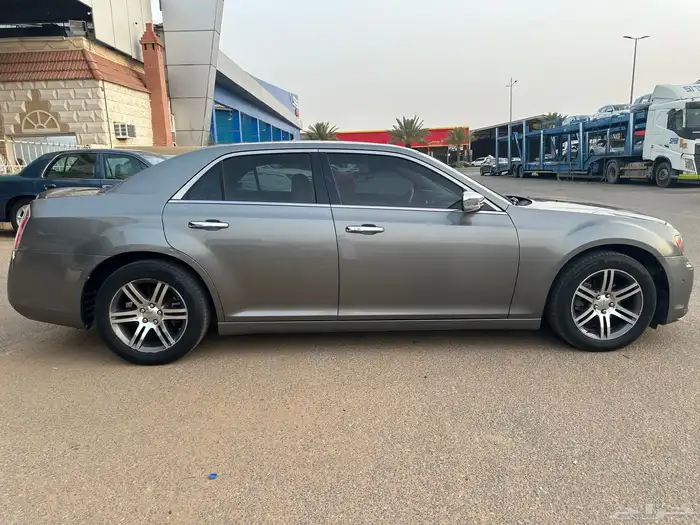 كرايزلر 2012 بنزين C300 8