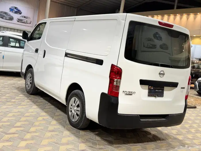 باص نيسان بضاعه موديل 2021 4