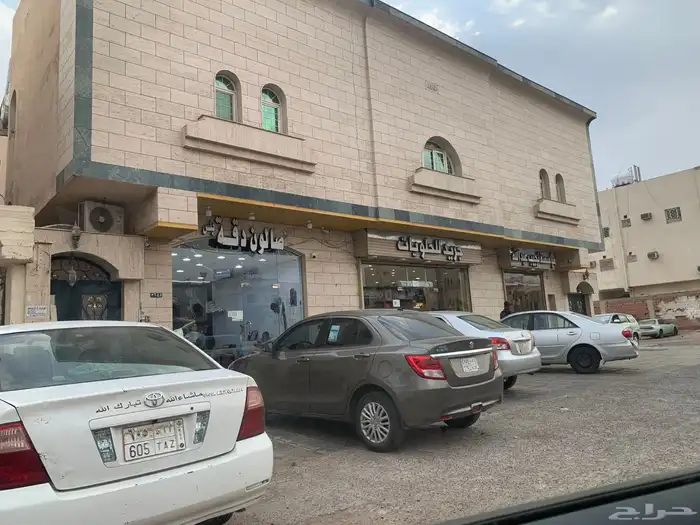 للبيع عمارة تجارية في حي الدفاع 2
