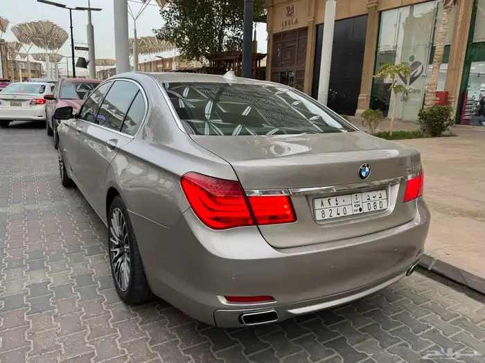 للبيع بي ام دبليو 740 Li موديل 2010 بودي بلد 6