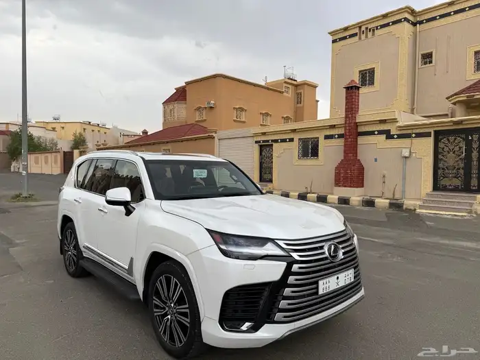 لكزس LX600 2024 فل كامل عداد 84 الف وكالة شرط 4