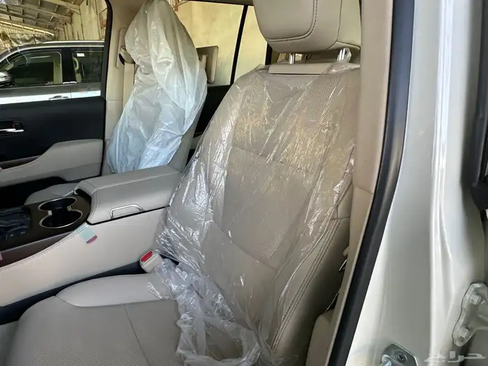 جيب L4 GXR ماشي 13 ألف كم سعودي  بحالة الوكالة 34