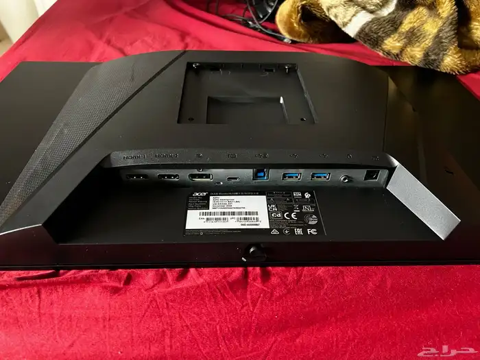 للبيع شاشة 27  OLED Acer predator 240Hz نظيفة   monitor arm 1