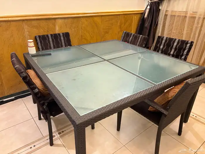 طاولة طعام 0
