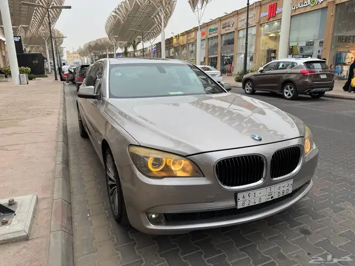 للبيع بي ام دبليو 740 Li موديل 2010 بودي بلد 4
