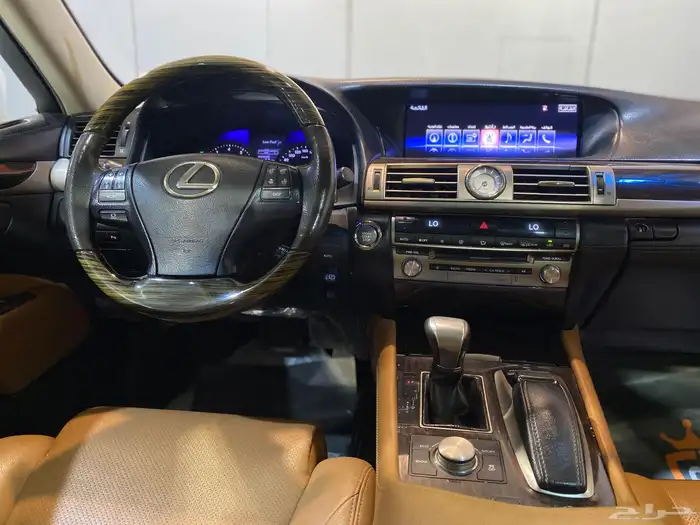 لكزس LS460 2015 بحالة نظيفة 10