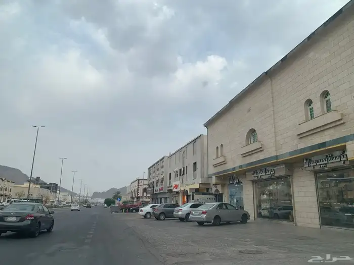 للبيع عمارة تجارية في حي الدفاع 1